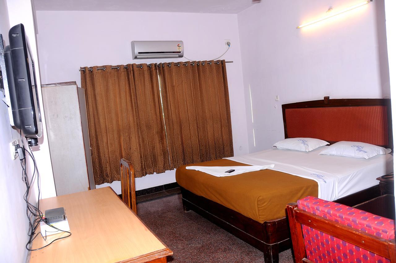 Srs Regency Hotel Anantapur Exterior photo